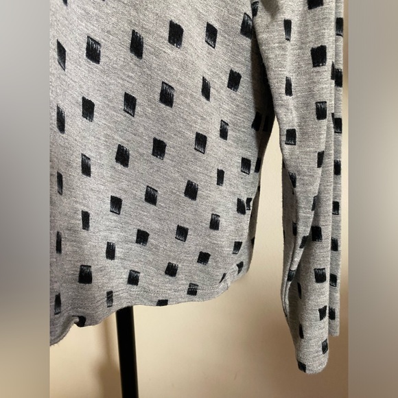 Women’s long sleeve top. Size Extra Large - Picture 5 of 6